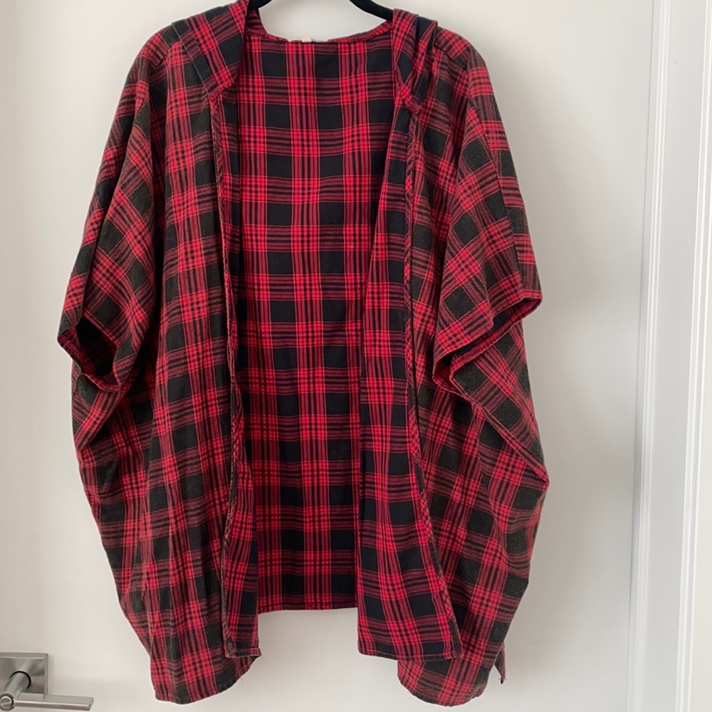 buffalo plaid poncho - size L